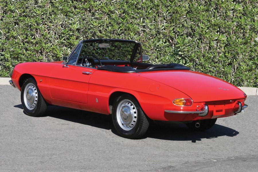  Alfa Romeo Spider 1600 Duetto (105) 1966 года  (фото 9 из 41)